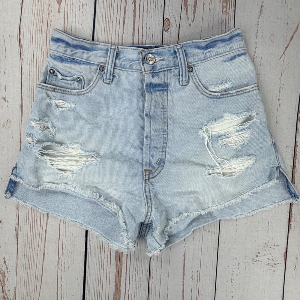 Abercrombie & Fitch High Rise Mom Shorts Light Wash Distressed Denim 24 W24 L2